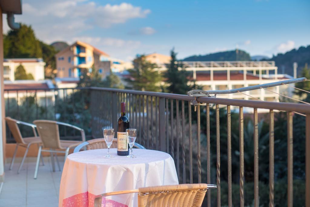 Villa Nadezda Petrovac エクステリア 写真
