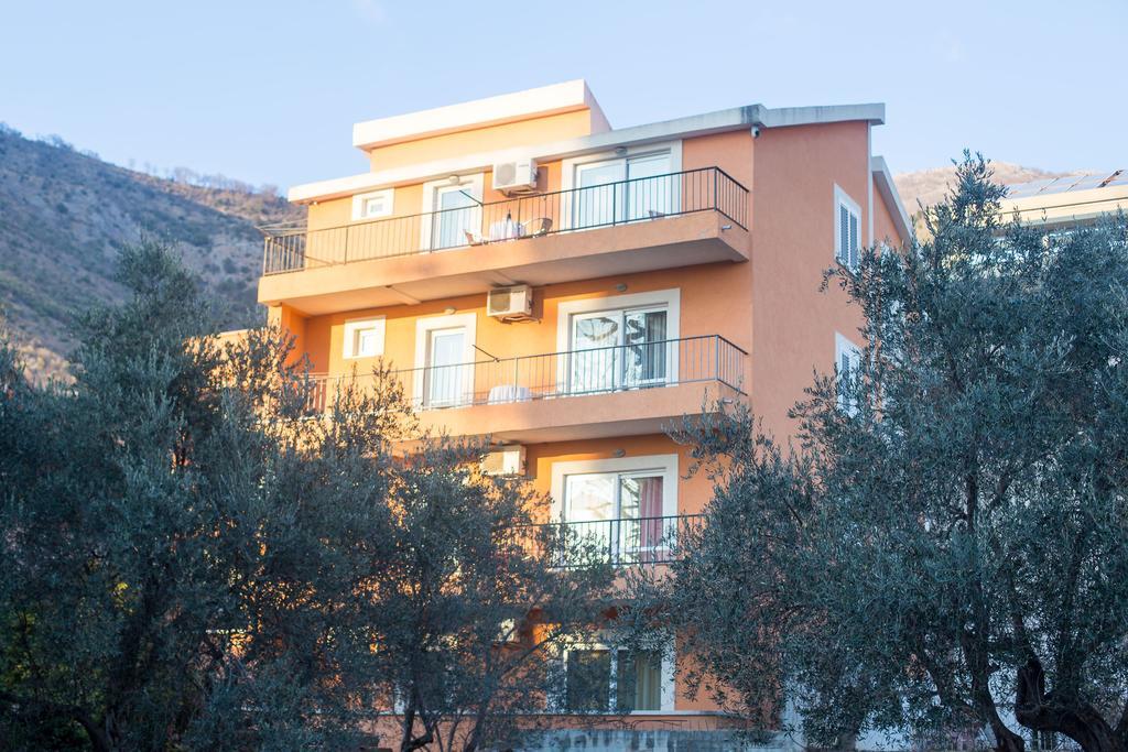 Villa Nadezda Petrovac エクステリア 写真